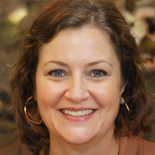 <em>María Gómez</em>